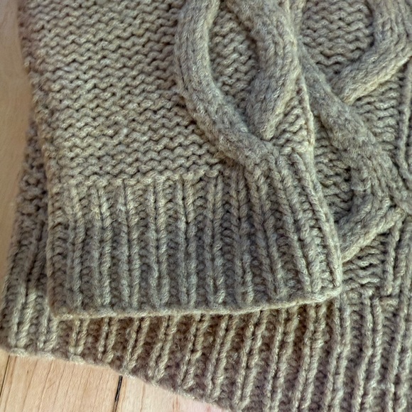J CREW COLLECTION Carmel Tan chunky cable sweater Size XL EUC! - Picture 4 of 7